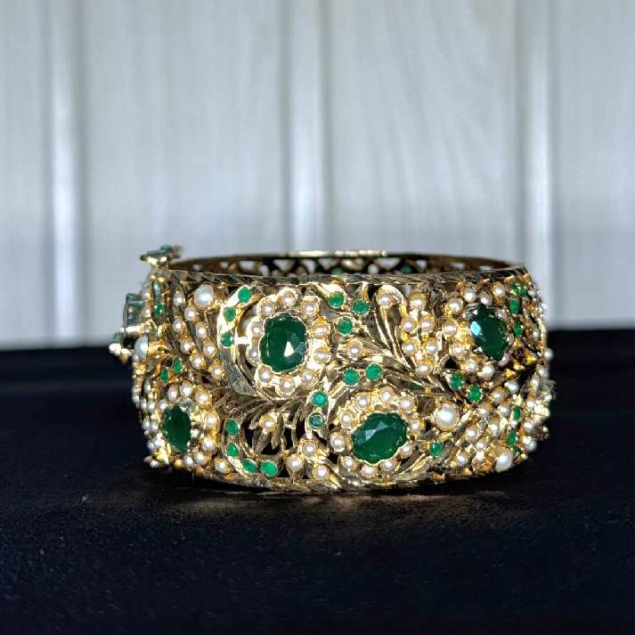Royal Emerald Pearl Jadau Bangle | Handcrafted Gold-Tone Bridal Kada