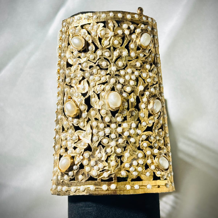 Elegant Pearl Beaded Clutch with Gold Embellished Frame