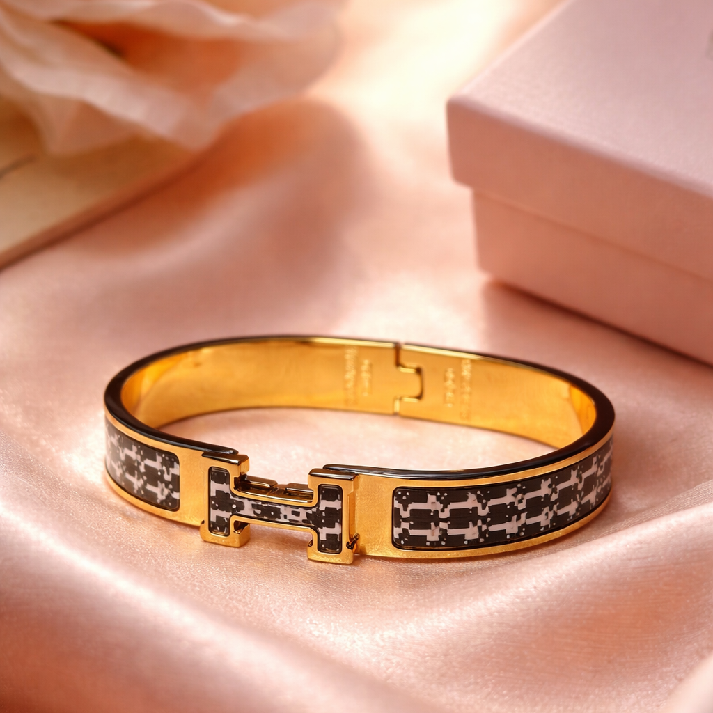 Noore by Neetu Kaushal Geometric Enamel Gold Bracelet for Girls