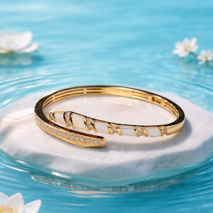 Elegant Gold Nail Design Girls Bracelet with Crystal Accents