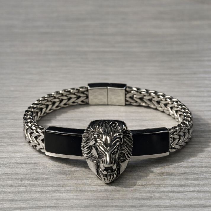 Noore by Neetu Kaushal Men's Lion Head Black Accent Chain Bracelet