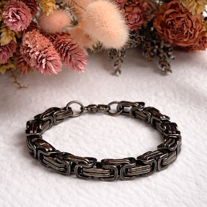 Noore by Neetu Kaushal – Vintage Interlock Chain Bracelet