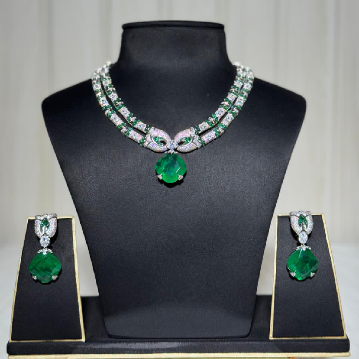 Noore Imperial Emerald Statement Necklace Set