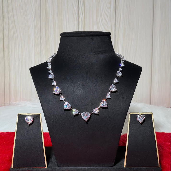 Noore Eternal Hearts Diamond Necklace Set