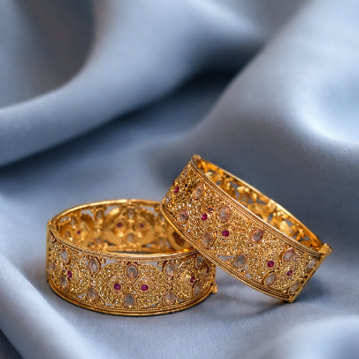 Traditional Polki Kundan Bangle