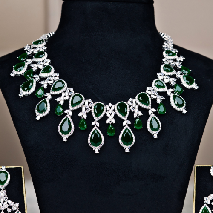 Regal Emerald-Green Pear-Cut Statement Necklace Set
