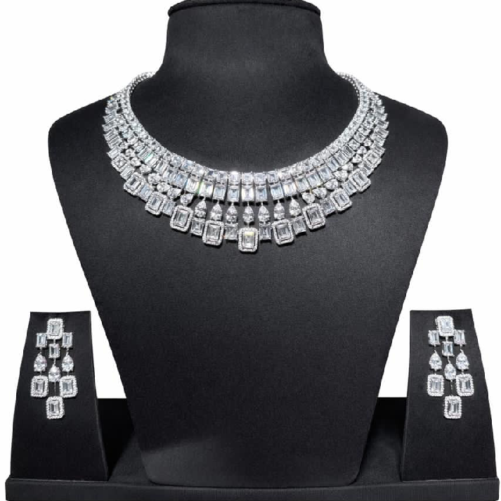 Noore Regal Radiance Diamond Choker Necklace Set