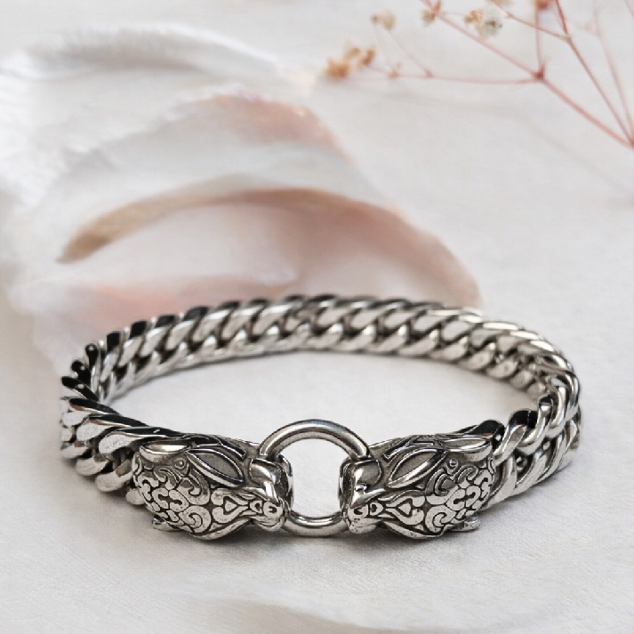 Noore by Neetu Kaushal Men's Silver Panther Clasp Chain Bracelet