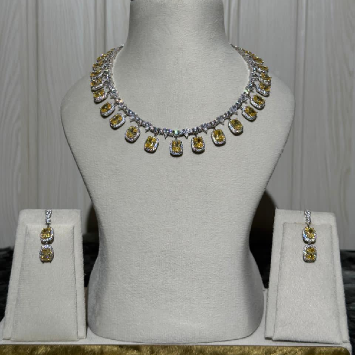 Noore Golden Radiance Diamond Necklace Set
