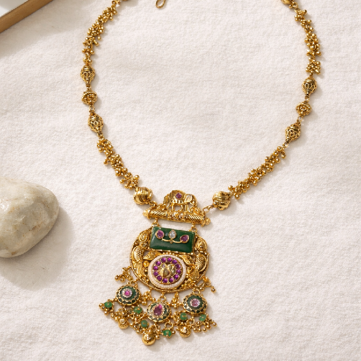 Noore Regal Temple Pendant Necklace Set