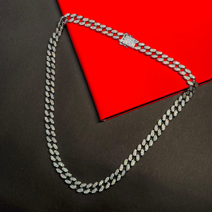 Luxury Iced Cuban Link Men’s Chain Necklace – 24 Inch | Premium Diamond-Cut Finish