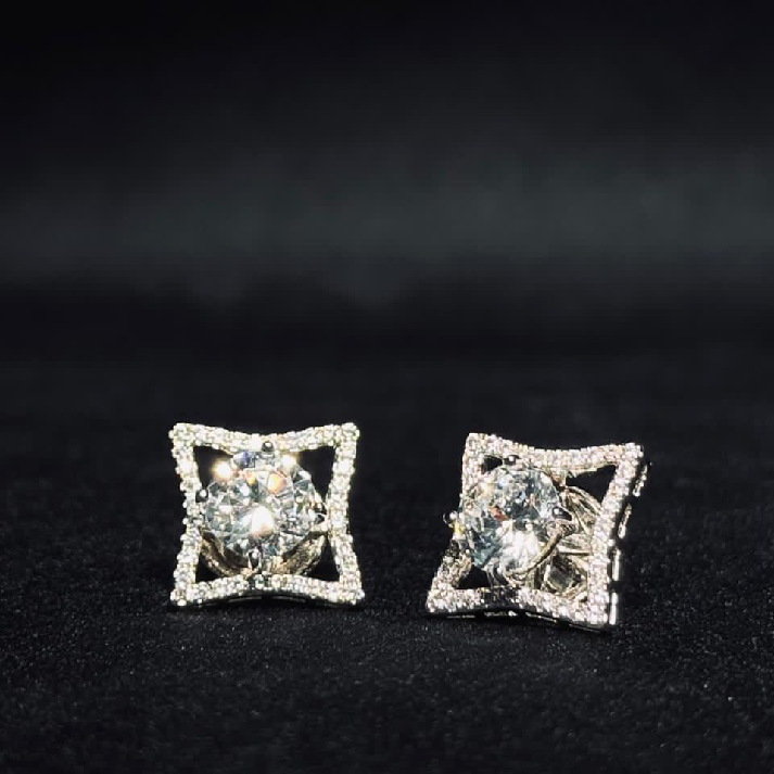 Noore Starframe Diamond Stud Earrings